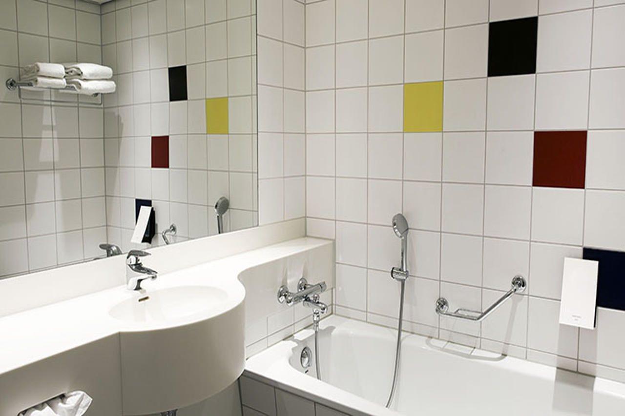 City Hotel Hengelo 4*